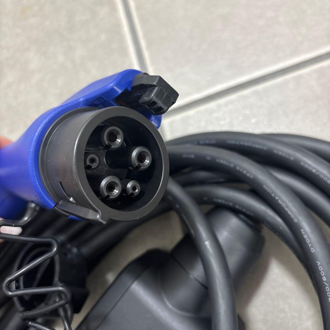 トヨタPHV 自動車充電ケーブル