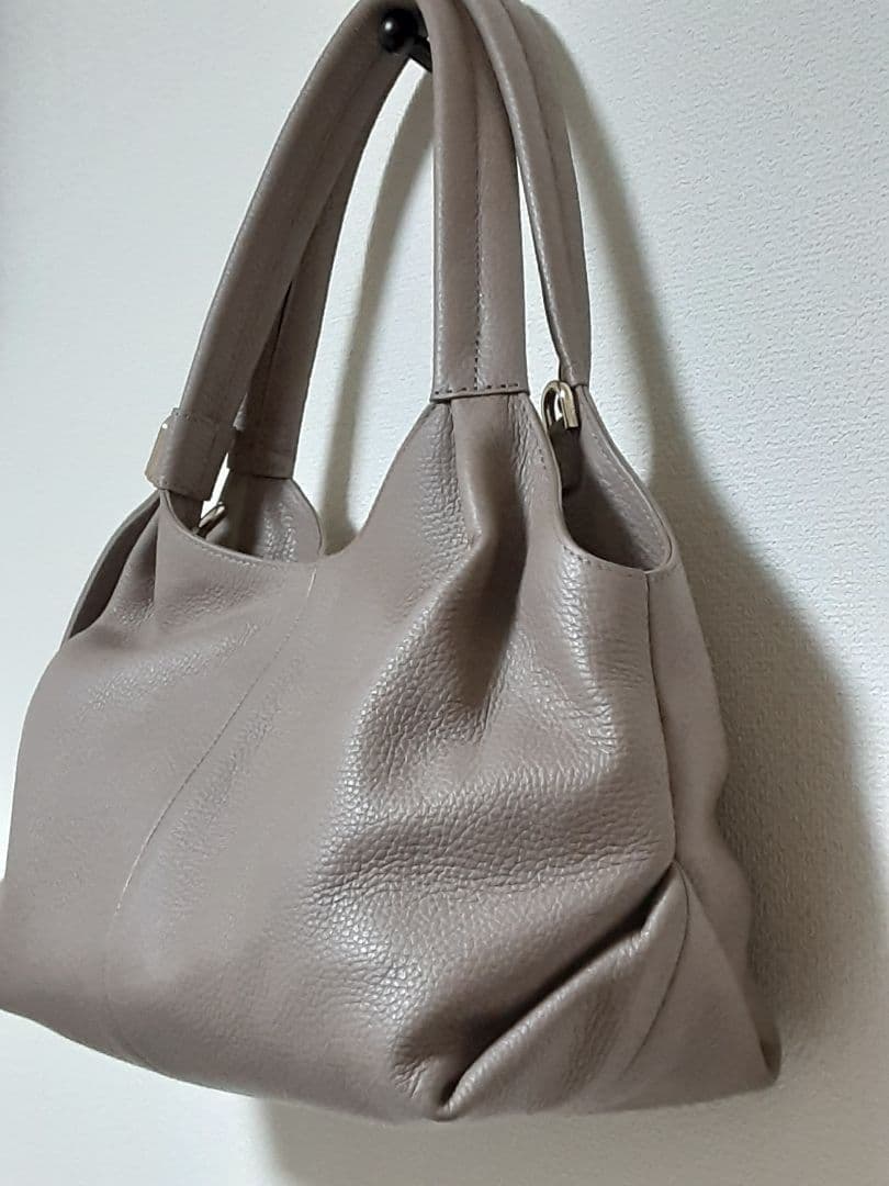 まーみんです。FURLA プラネータ　ミディアム　トープ