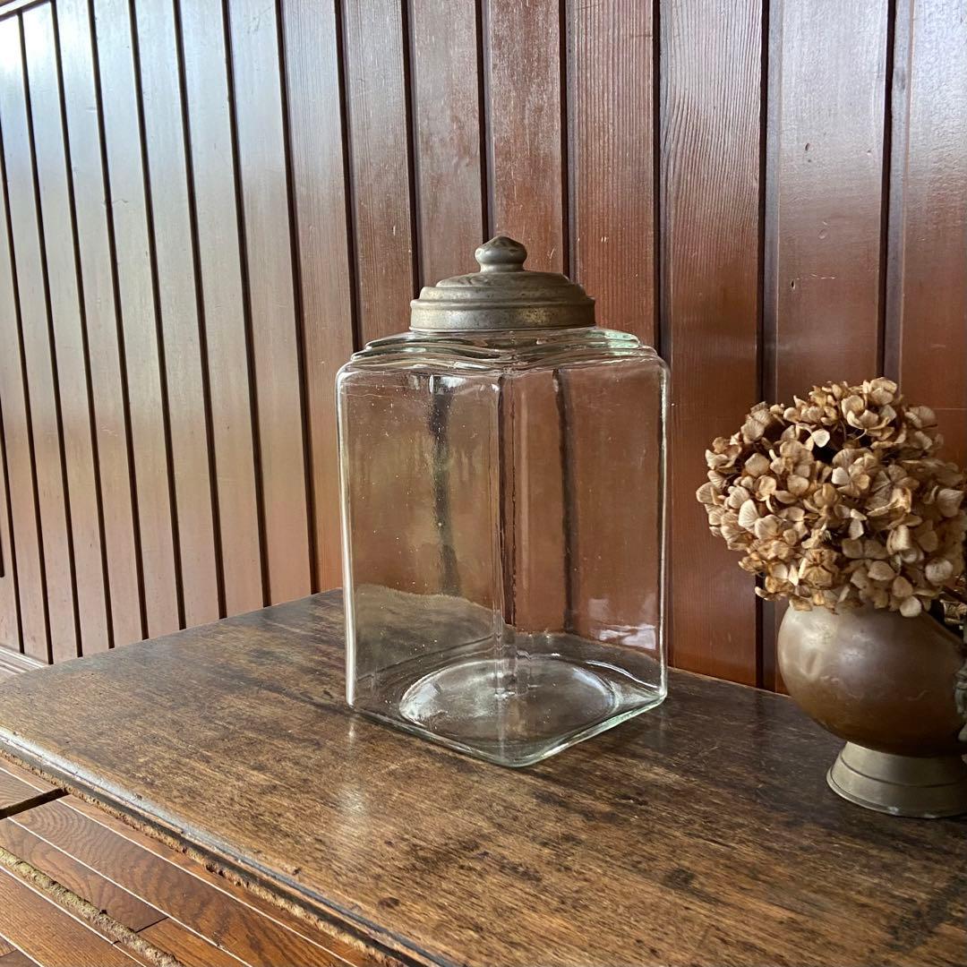 アンティーク　ガラス瓶　レトロ　蓋付き