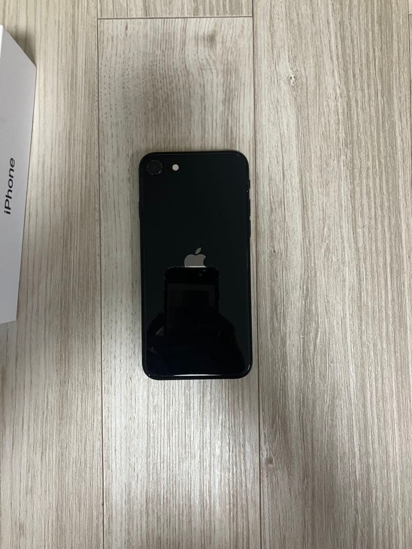 iPhone SE 第二世代　ブラック 本体　128GB SIMフリー