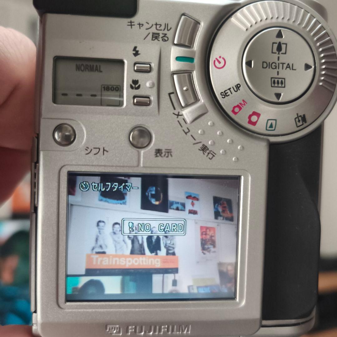 フジフィルム　Finepix 2700　デジカメ