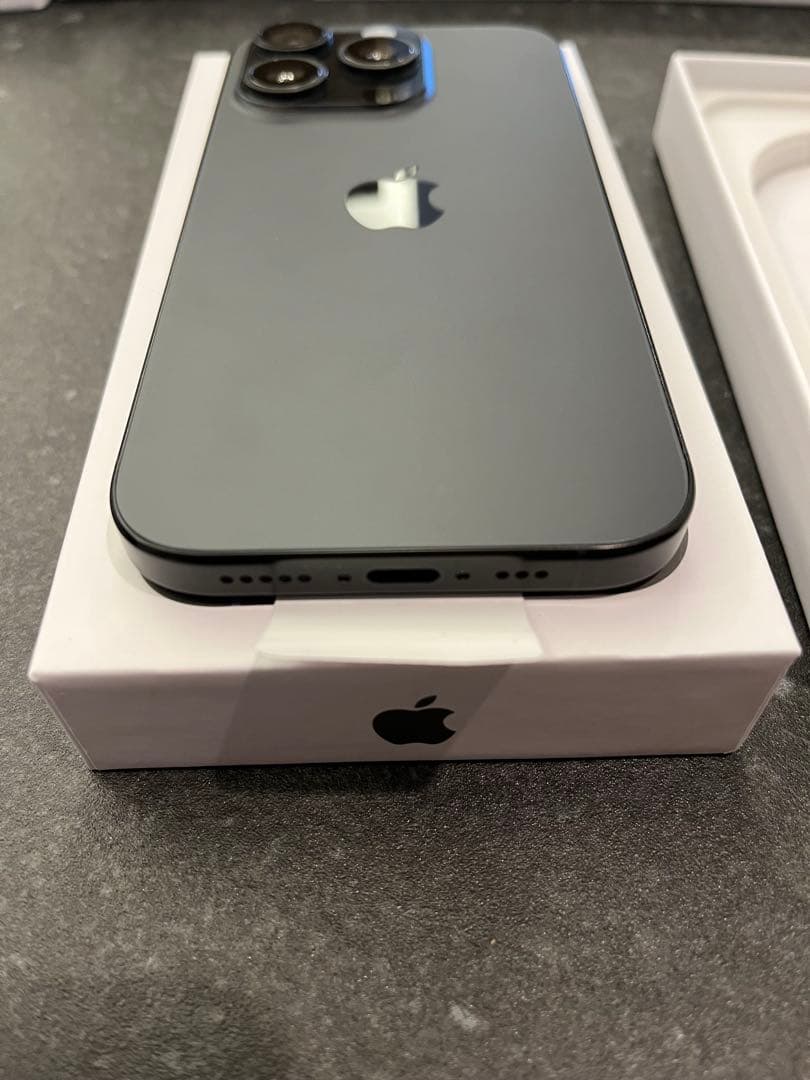【美品】Apple iPhone 16pro 128GB ブラック 本体