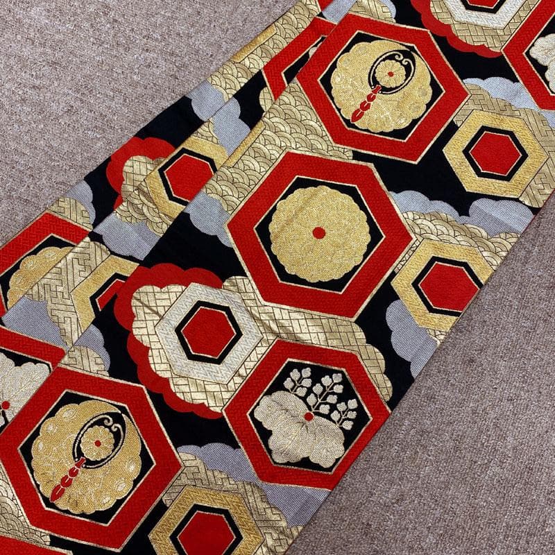 510ag49◎七五三 七歳 女児 アンティーク着物&丸帯 総柄 薄香色◎