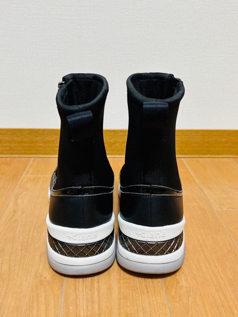 極美品　プラスダイアナ オールウェザーショートブーツ 雨天対応