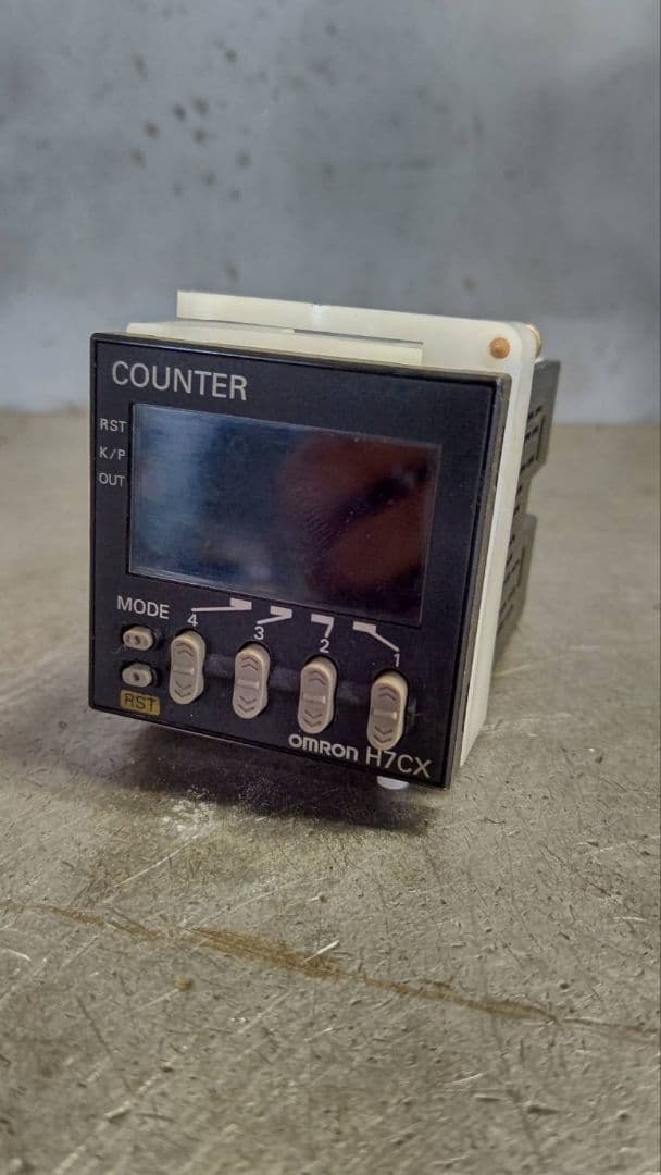 OMRON 電子カウンター H7CX
中古品の為多少の汚れ、キズ有り