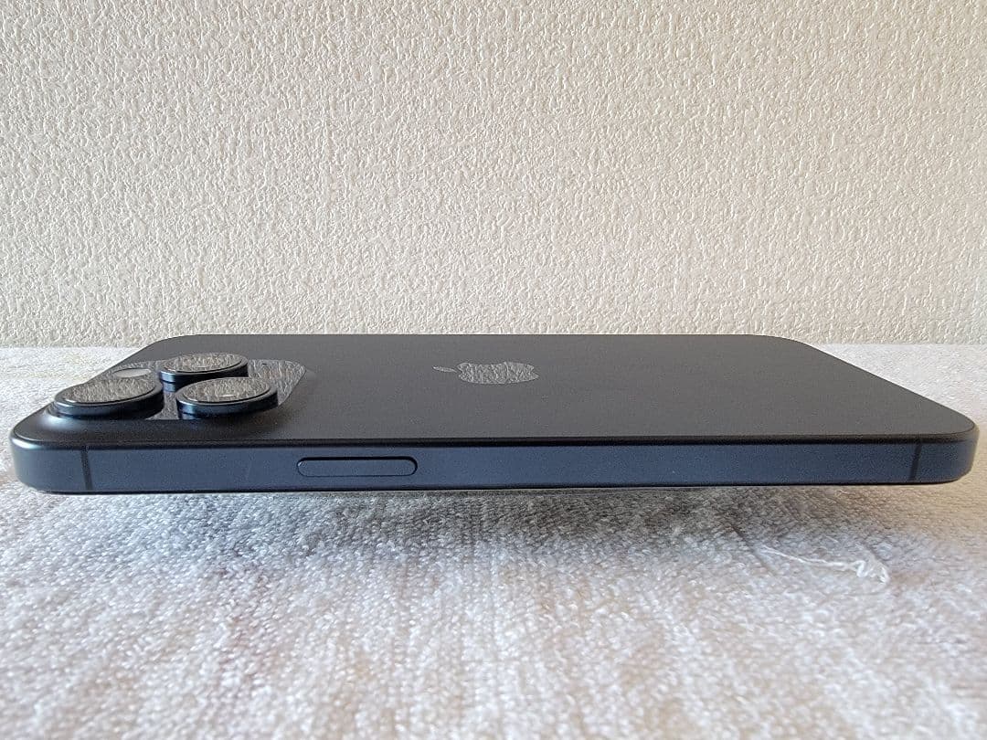 【極美品】iPhone 15 Pro Max 512GB 国内版/新品液晶交換済