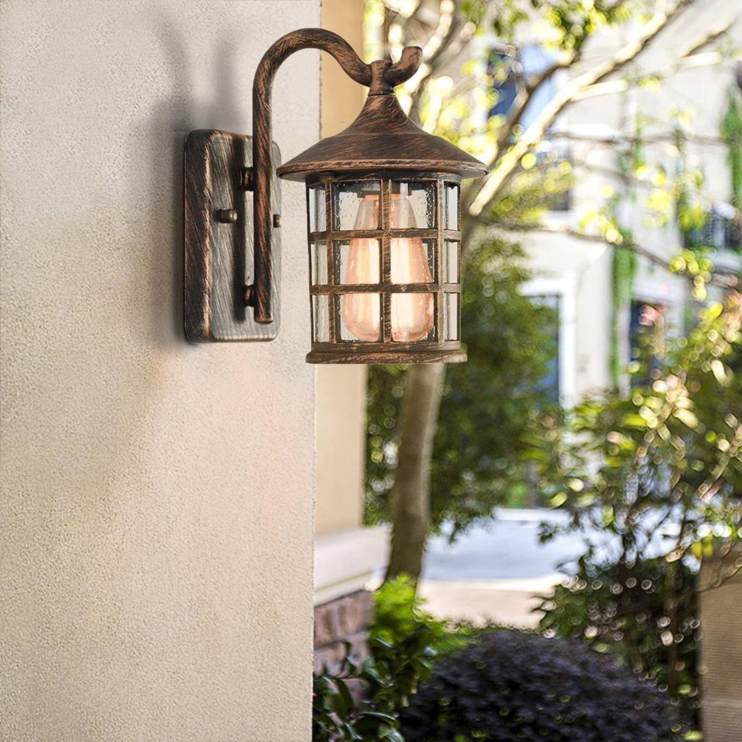 レトロな雰囲気の玄関ライト