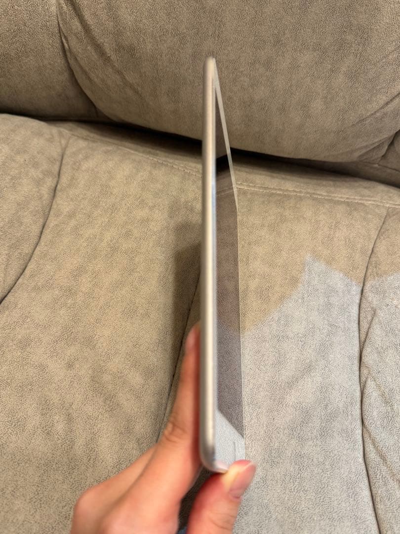 iPad mini 4世代 128GB Wi-Fi シルバー キーボード付