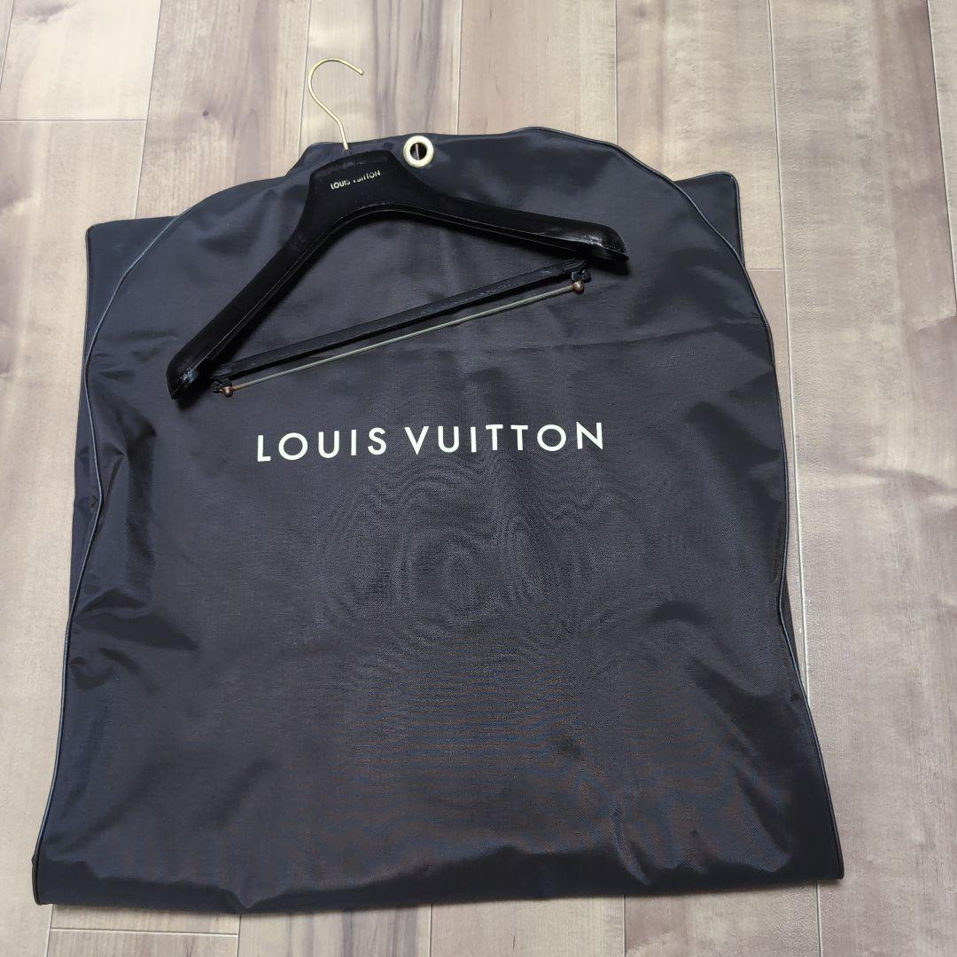 LOUISVUITTON　ダークネイビー スーツ 3ボタン