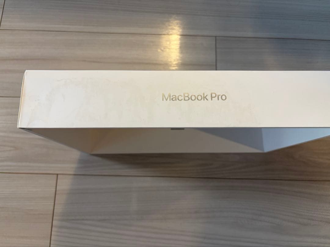 美品箱ありMacBook Pro 2020 13インチ i5 512GBシルバー