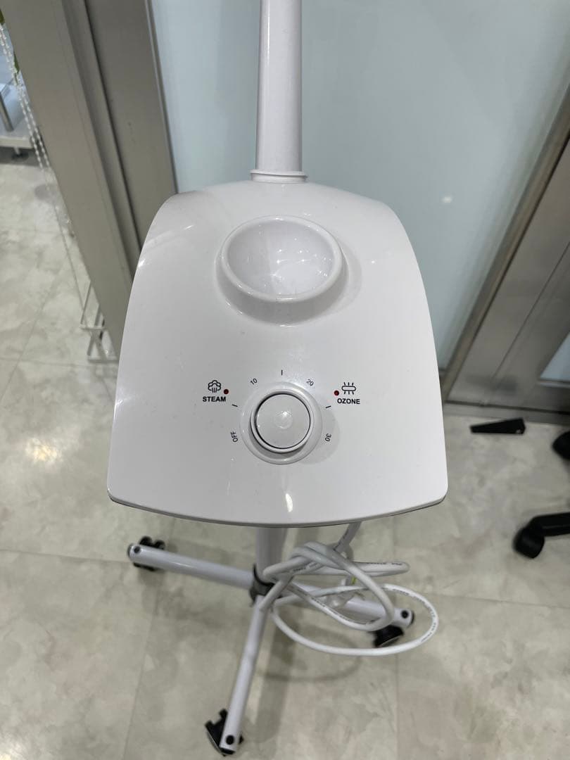 フェイススチーマー キャスター付き