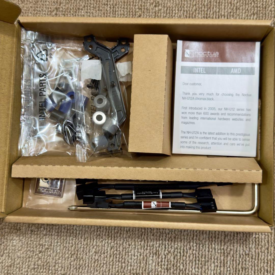 Noctua NH-U12A chromax.black カスタムパーツ付き