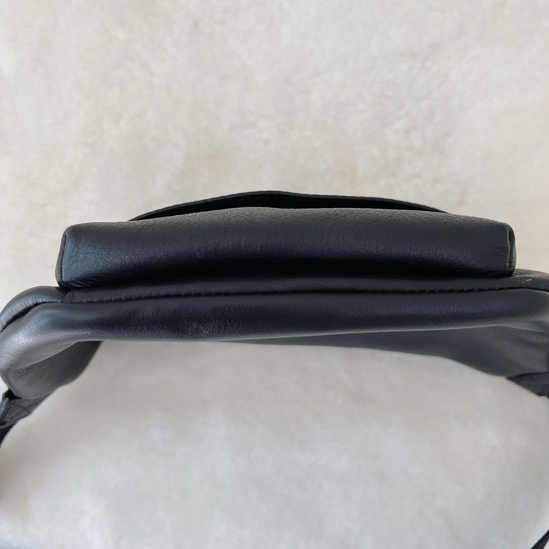 BALENCIAGA バレンシアガ ボディバッグ ウエストポーチ レザー ロゴ