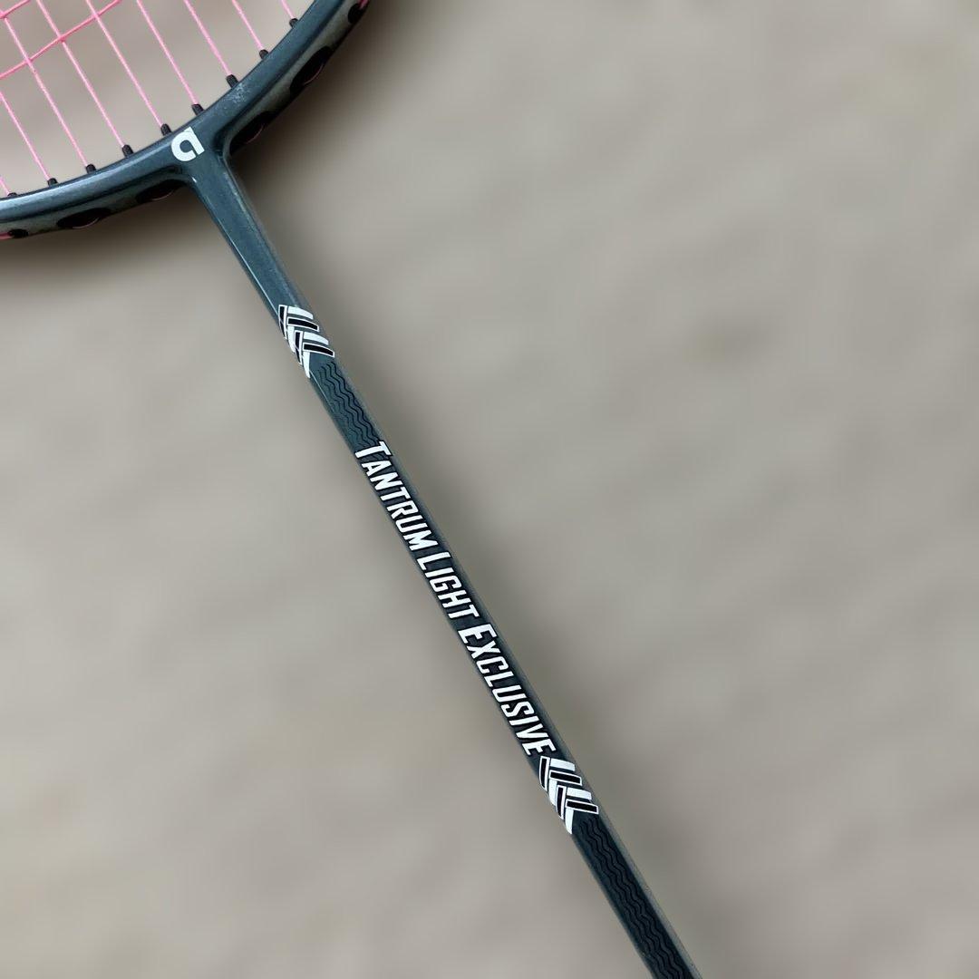 バドミントンラケット　2本まとめ売り　YONEX　apacs ラケットカバー付き