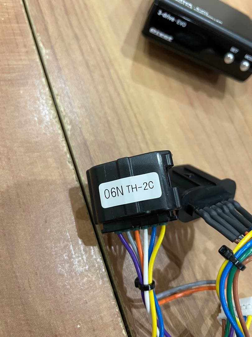 PIVOT 3-drive EVO スロットルコントローラー　TH-2C