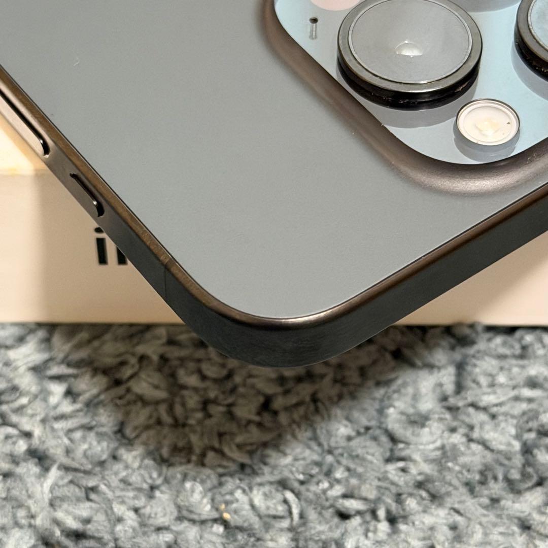 Apple iPhone 15Pro ブラックチタニウム256GB SIMフリー