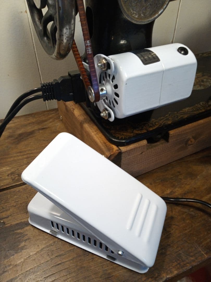 最終超特価　縫うためのアンティークミシン　シンガー　スフインクス　モーター付