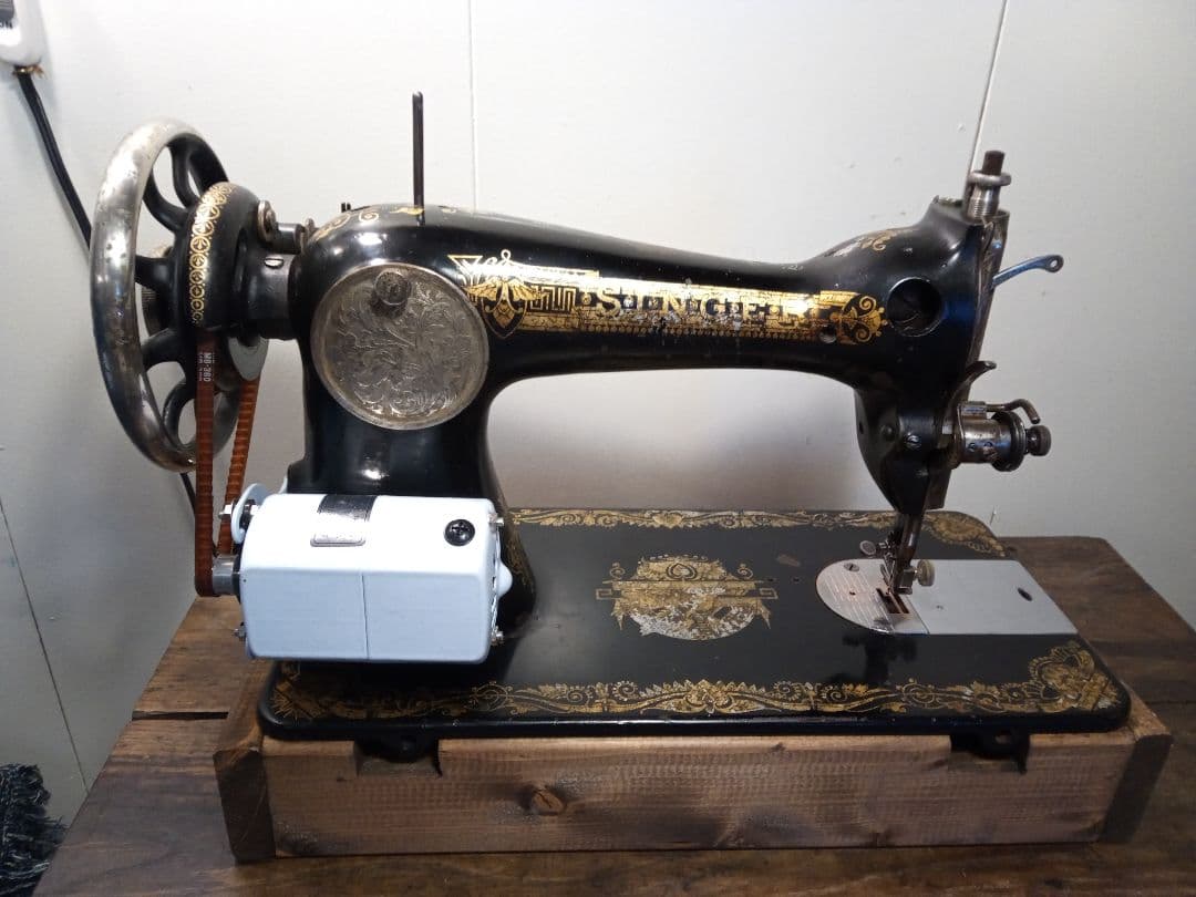 最終超特価　縫うためのアンティークミシン　シンガー　スフインクス　モーター付
