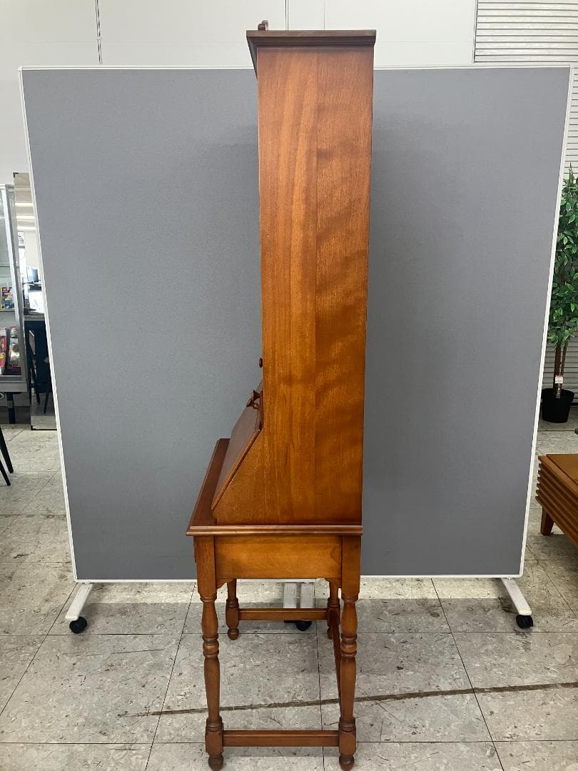 横浜ダニエル ライティングビューロ ブラウン