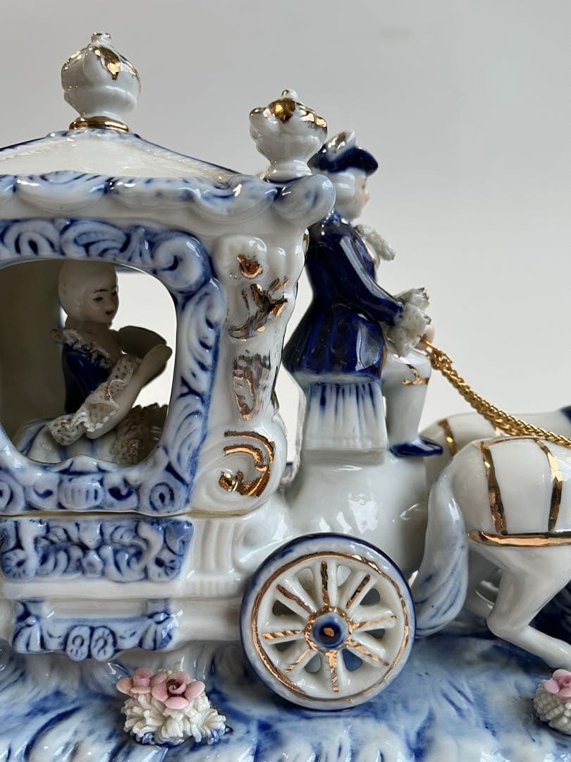 【磁器製アンティーク人形】 昭和から語りかけるセト・ノベルティ　「馬車」