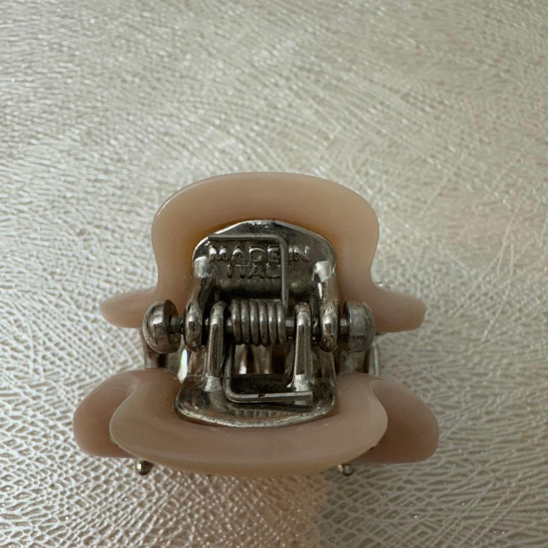 acca ピンクベージュ ストーン付きヘアクリップ