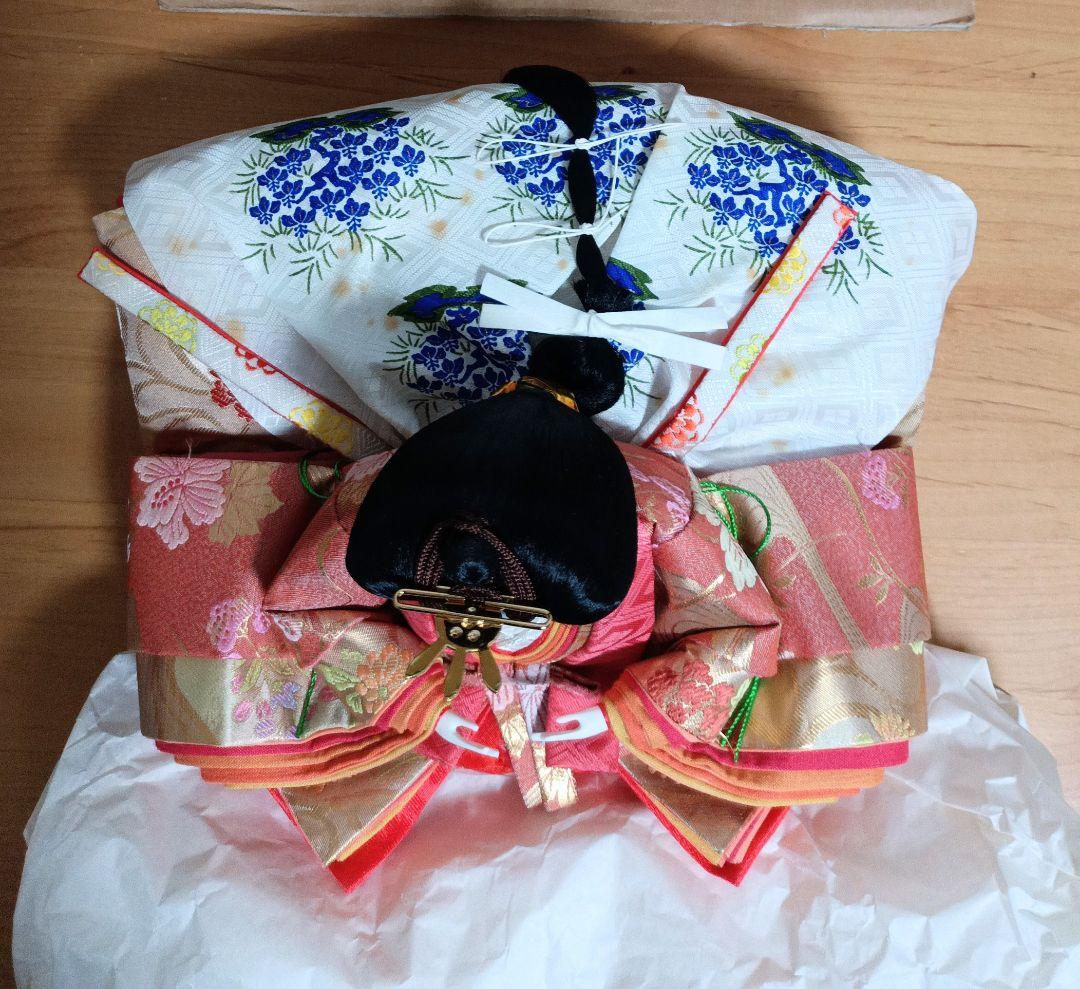 琇山作　雛人形セット 伝統的な衣装付き