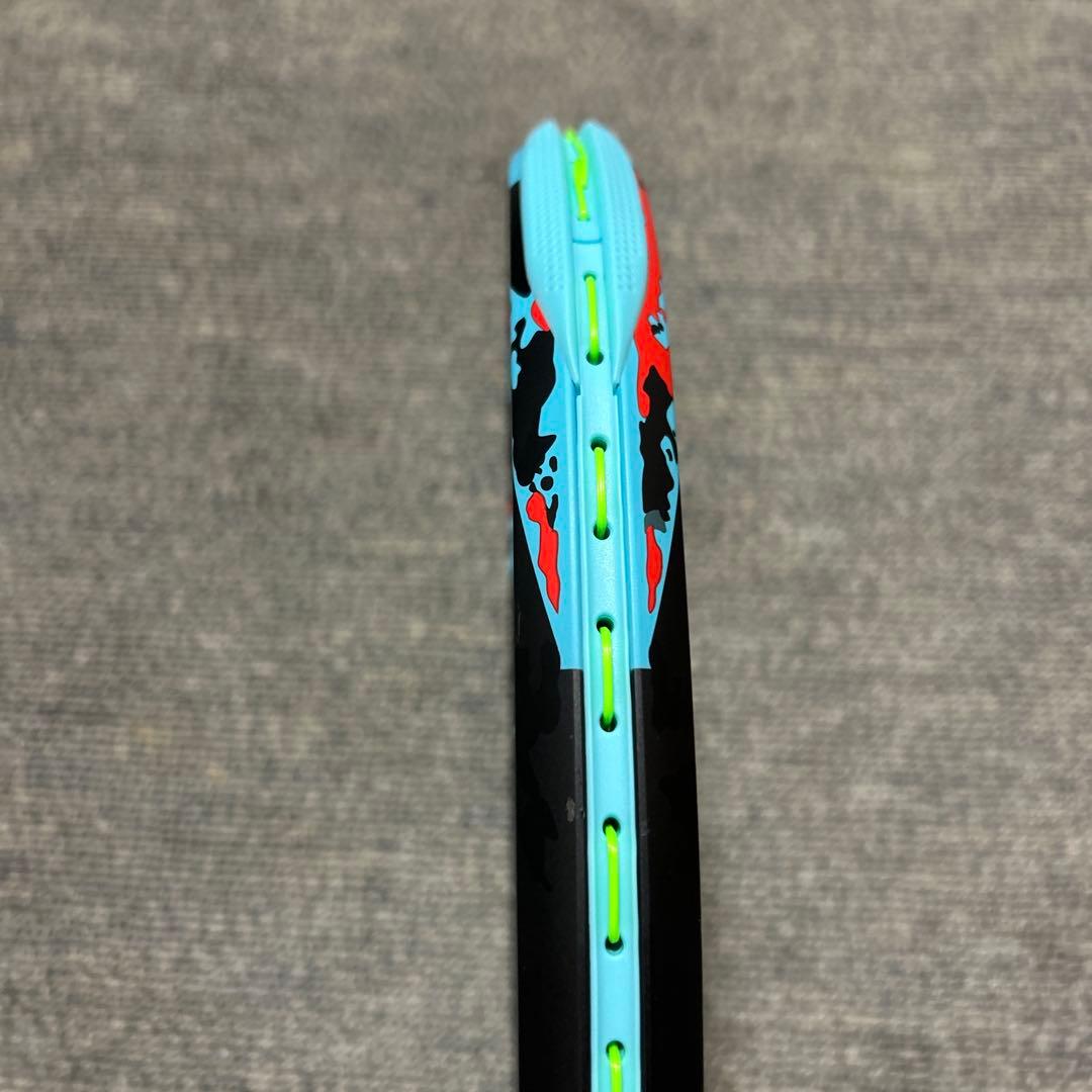 ジオブレイク70vヨネックス　少しひびがあり