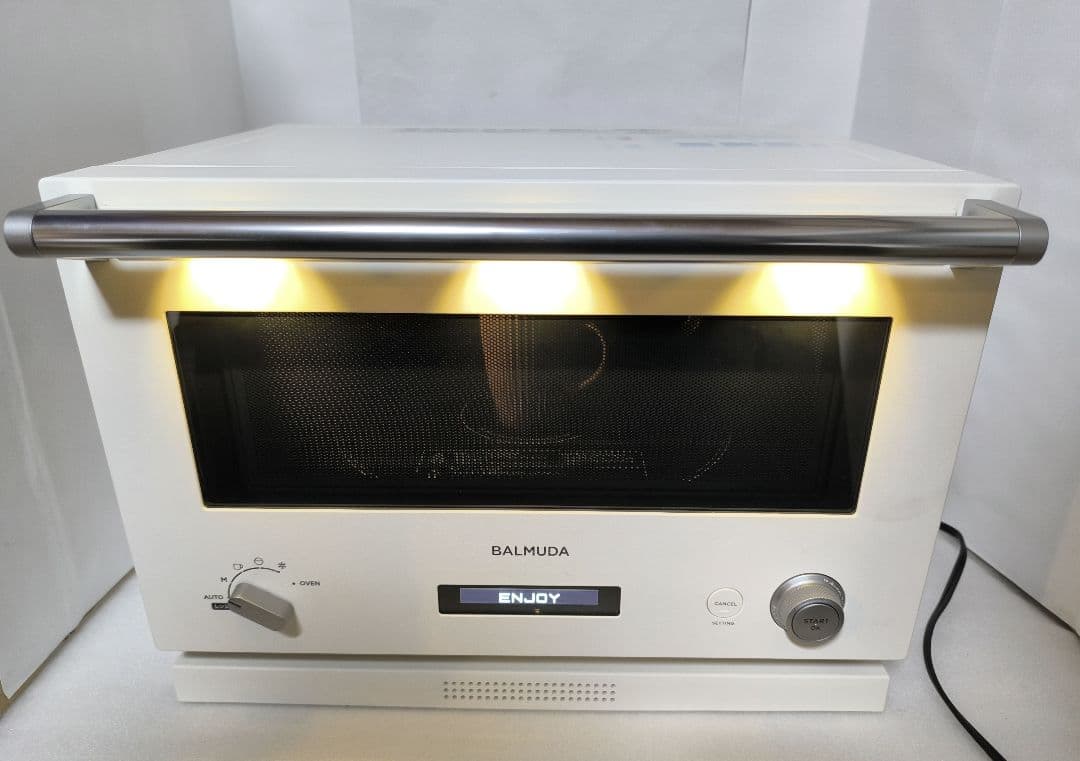22年製 バルミューダデザイン　オーブンレンジ　K04A　ホワイト