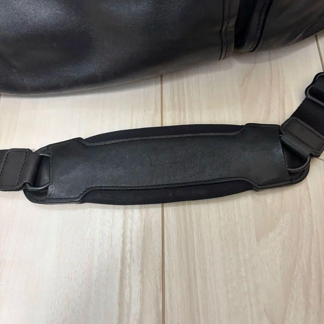 TUMIバッグ エクスパンダブル・オーガナイザー　96141 レザー　本革