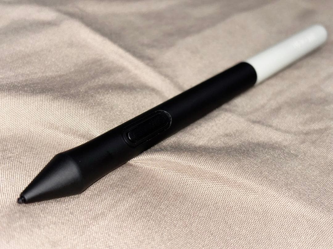 Wacom One DTC133 液晶ペンタブレット 13.3型 中古品