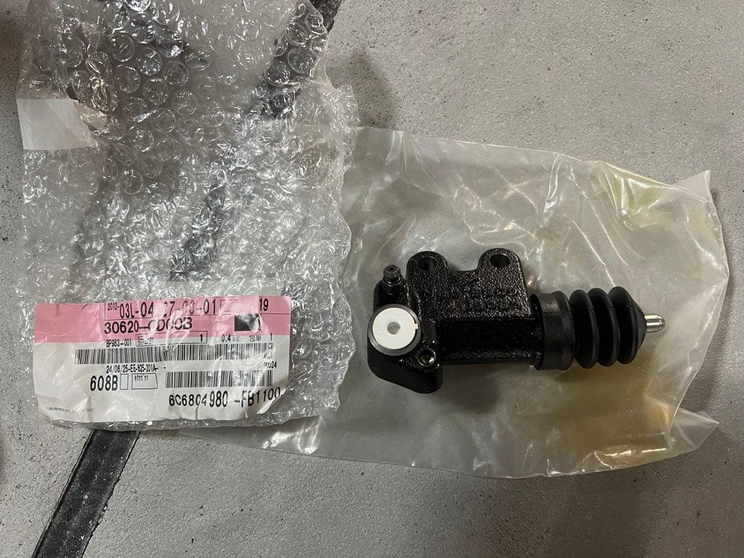 新品　Z33 クラッチレリーズシリンダー