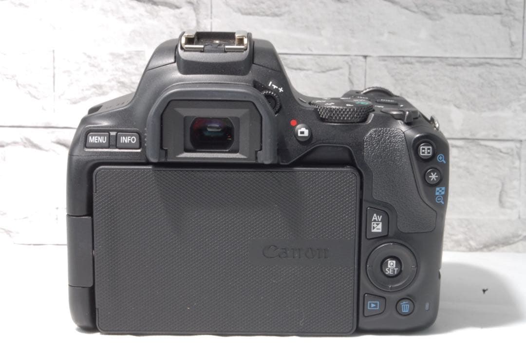 Canon EOS Kiss X10 望遠レンズ　Wi-Fi機能搭載 新品級