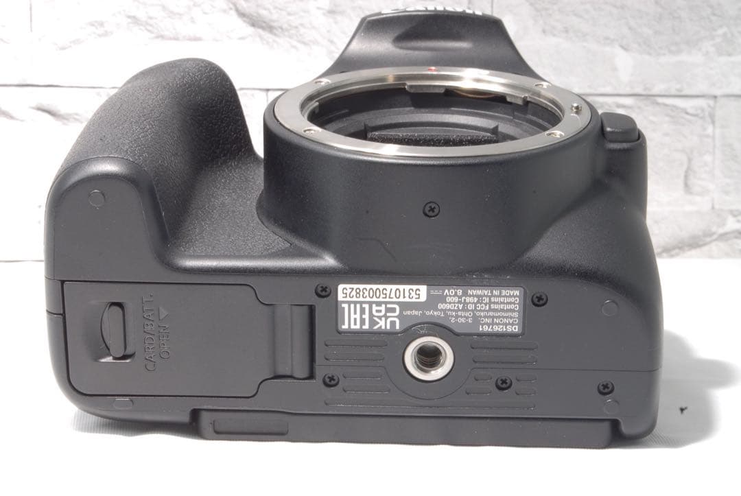 Canon EOS Kiss X10 望遠レンズ　Wi-Fi機能搭載 新品級