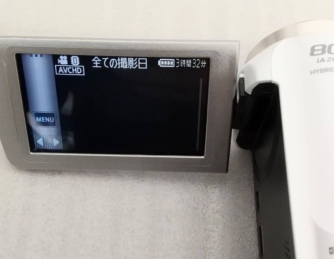 【美品・付属品完備】パナソニック ビデオカメラ HC-V520M