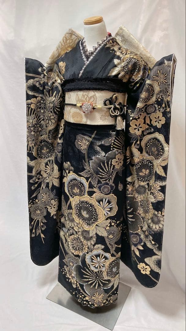 黒地 花柄刺繍 振袖 成人式　振袖6点セット　正絹 振袖フルセット
