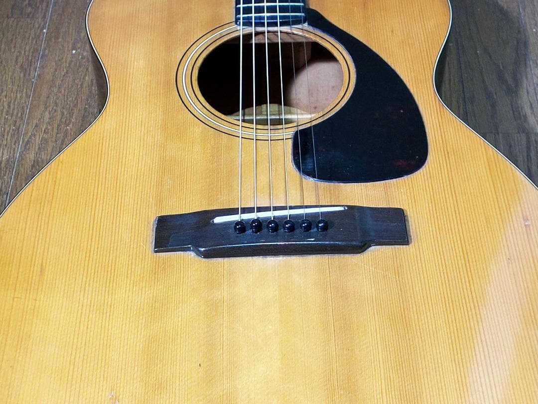 S*P様 ★　弾き込まれた綺麗な音色　YAMAHA ビンテージFG110赤ラベル