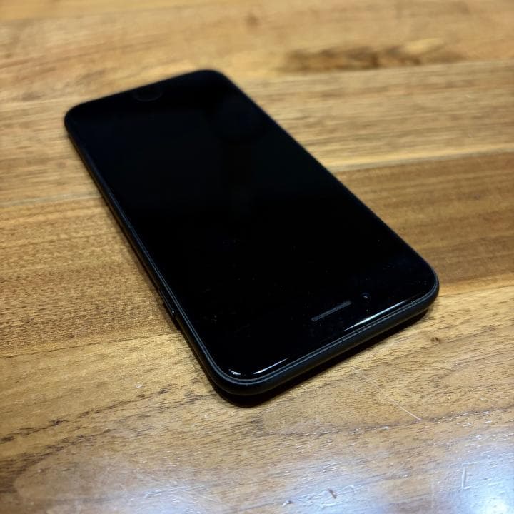 iPhone SE (第2世代)　ブラック 64GB