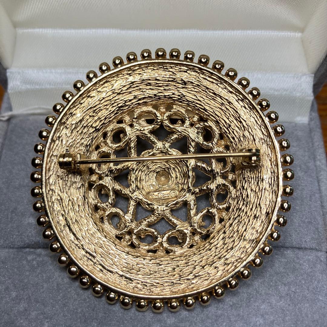 Christian Dior 円形ブローチ