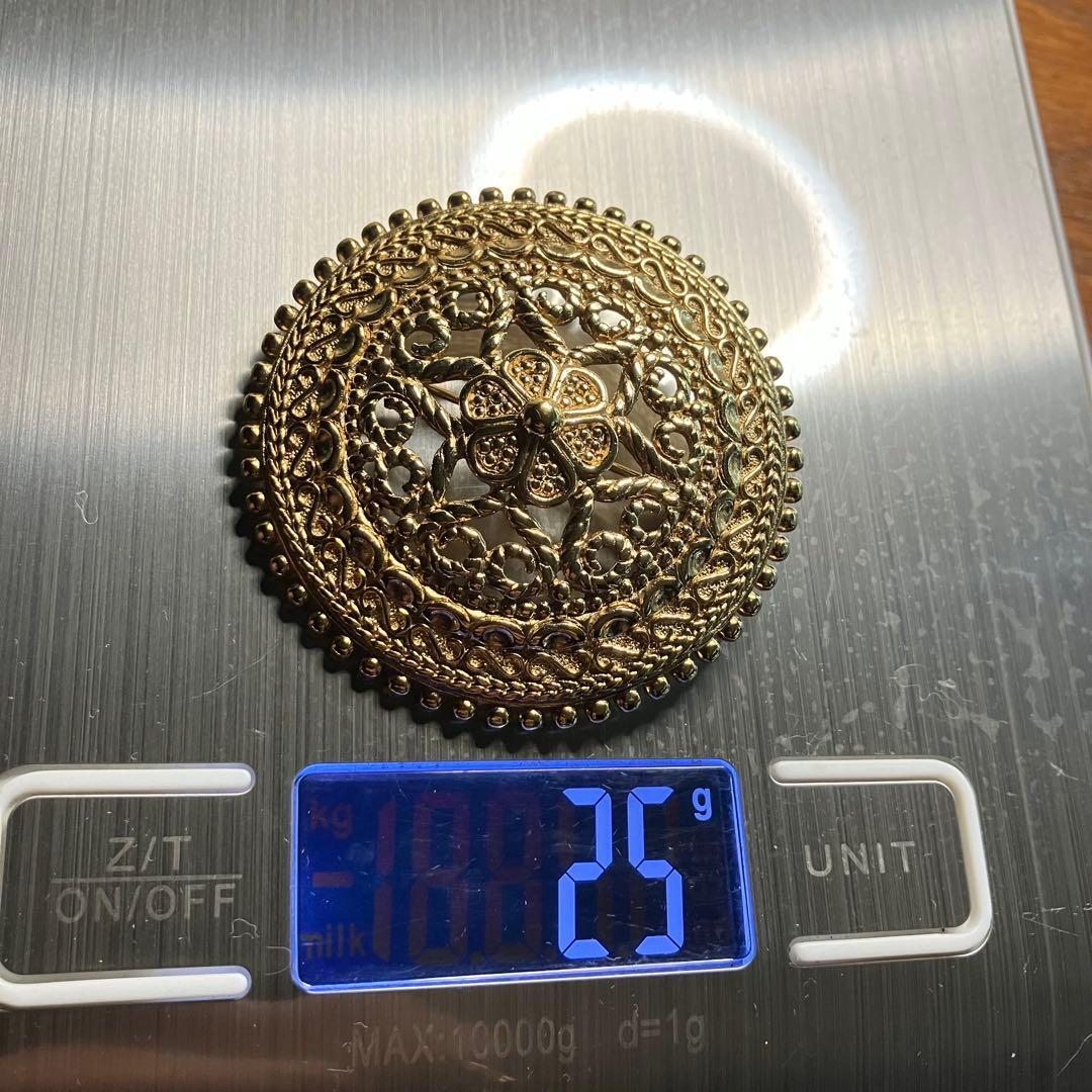 Christian Dior 円形ブローチ