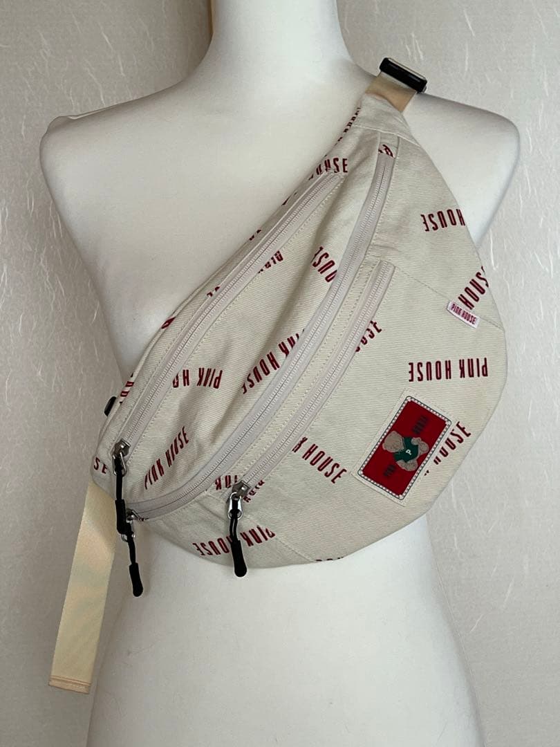 娜菩魅　4月11日　ボディバッグ　ウエストポーチ　ショルダーワッペン生成り