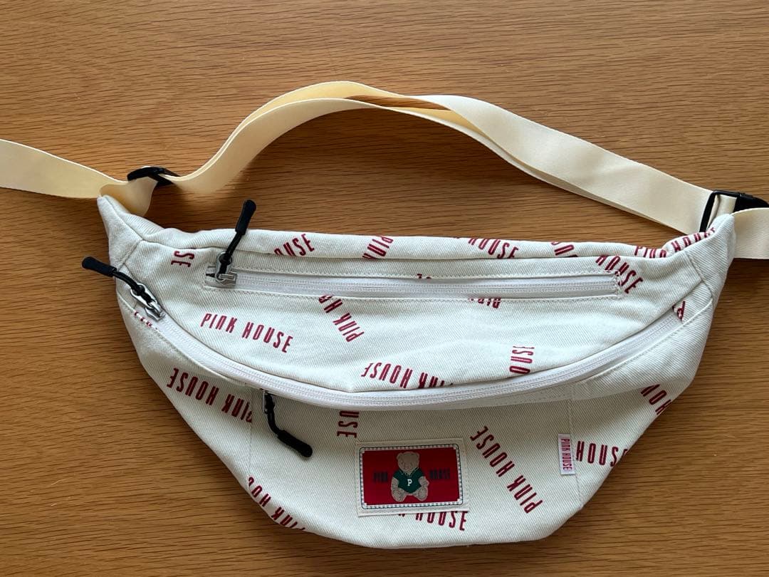 娜菩魅　4月11日　ボディバッグ　ウエストポーチ　ショルダーワッペン生成り