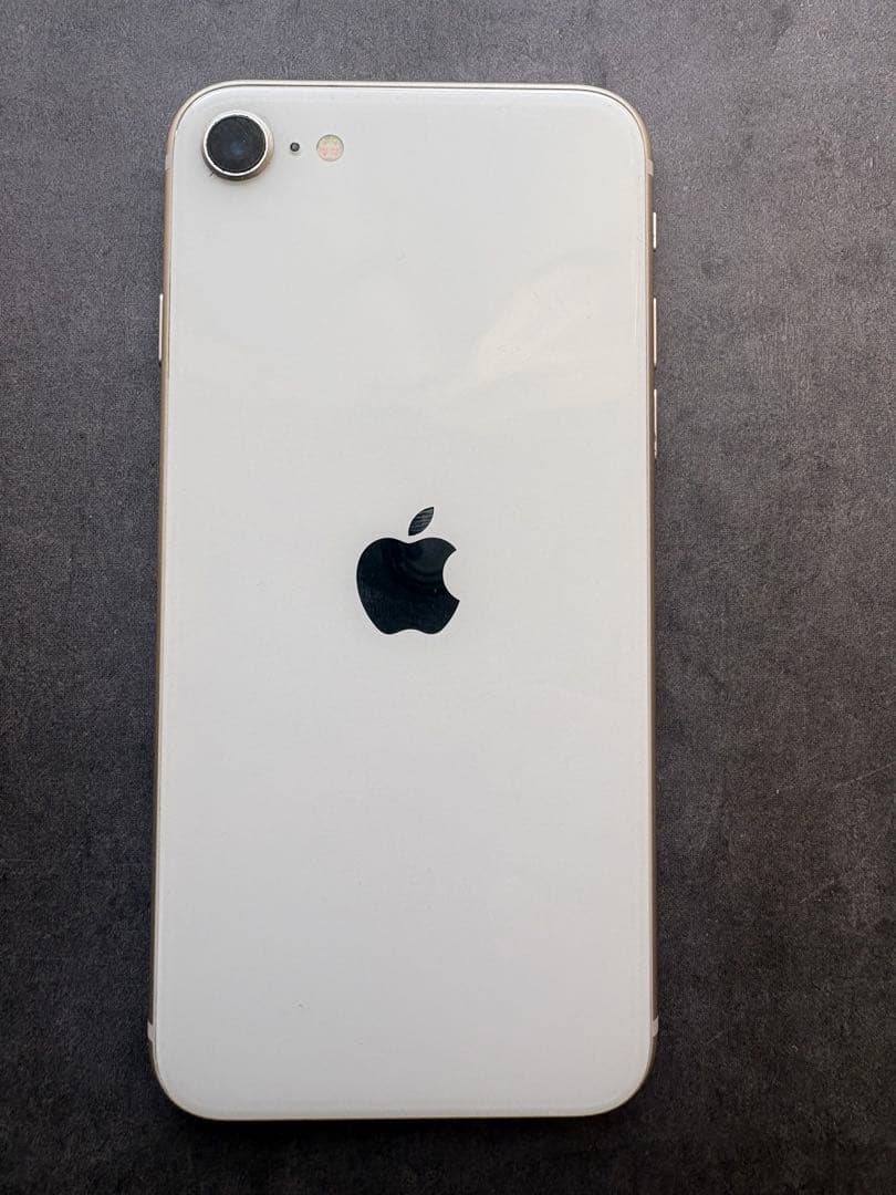 Apple iPhone SE (第3世代) 本体