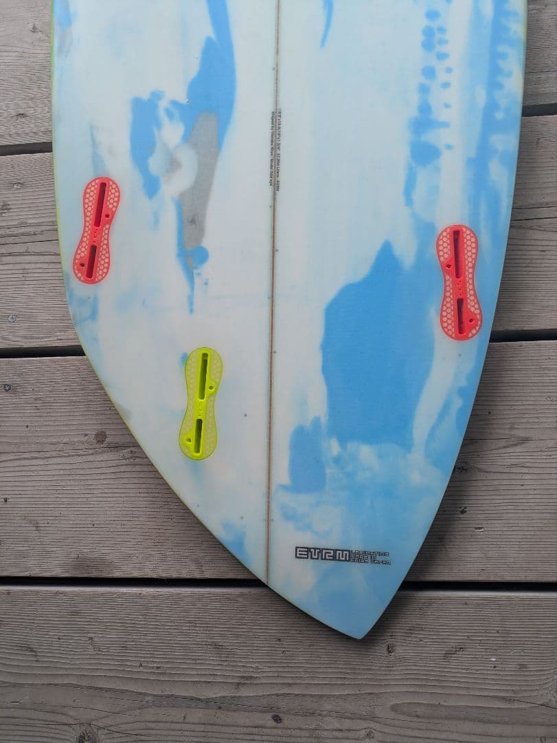 サーフボード　PU トライフィン　evrm fcs2　55　左右非対称　非対称