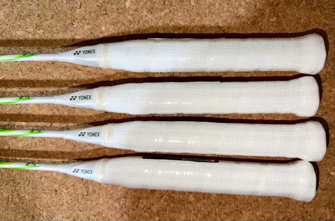 YONEX アストロクス 100zz va 4u5 AX100ZVA 4本 新品