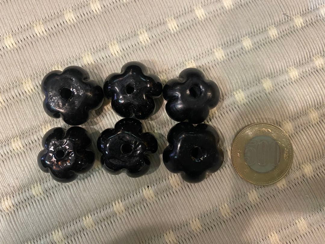 古いアイヌ玉　黒の中玉6個と小玉6個　とんぼ玉　硝子玉　みかん玉　コレクター