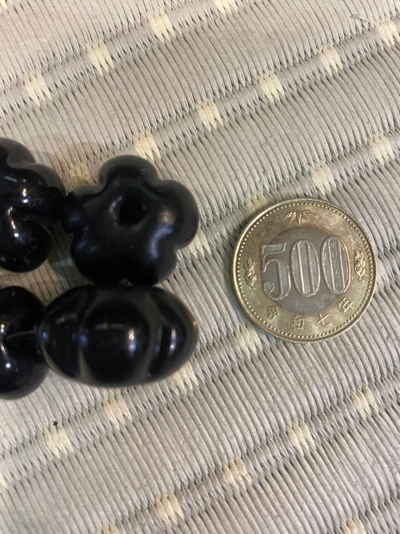 古いアイヌ玉　黒の中玉6個と小玉6個　とんぼ玉　硝子玉　みかん玉　コレクター