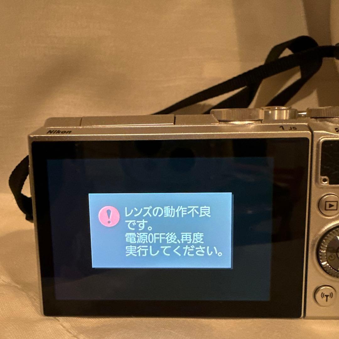 Nikon 1 J5 本体＋バッテリー＋充電器／レンズ動作不良