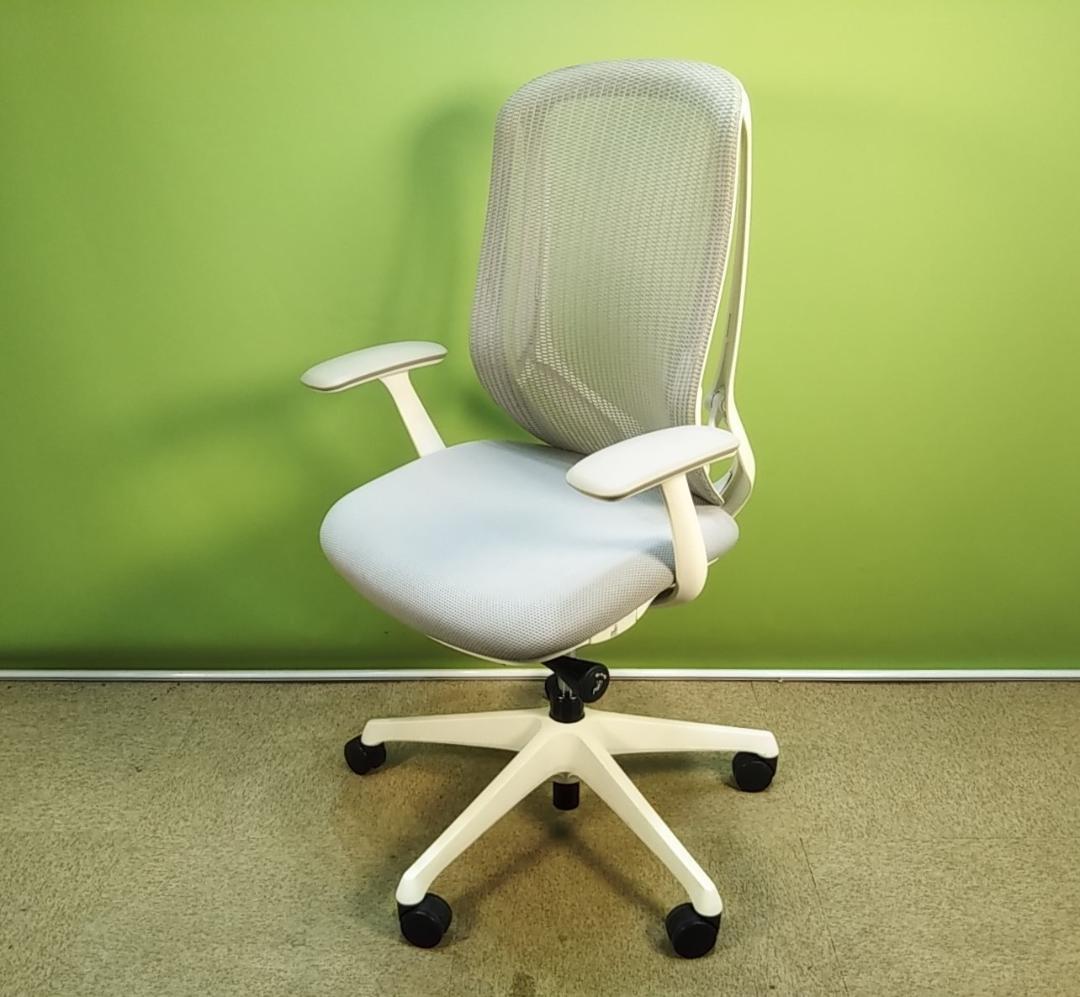 bl　オカムラ　シルフィーチェア　前傾機能　ハイバック　メッシュタイプ　中古