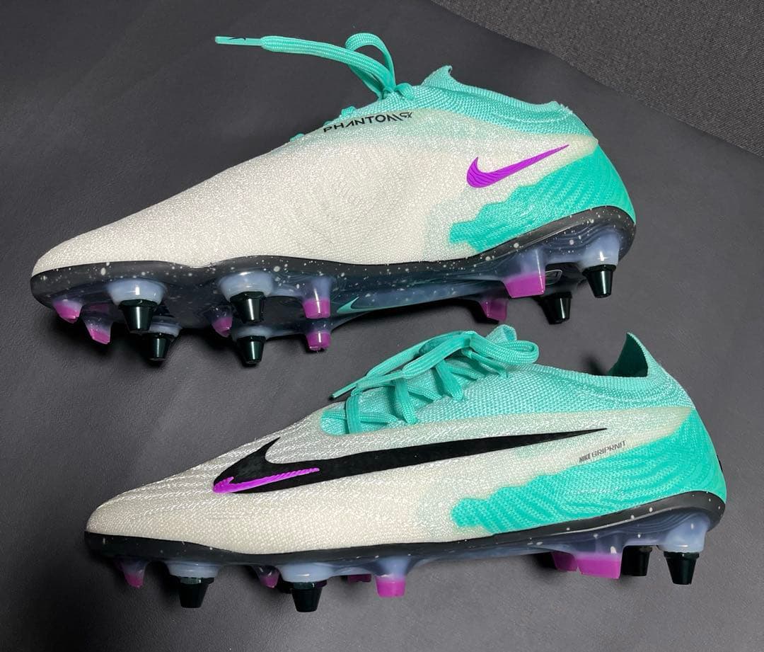 NIKEナイキ　サッカースパイク　ファントムGX 天然芝用　取り替え式スタッド