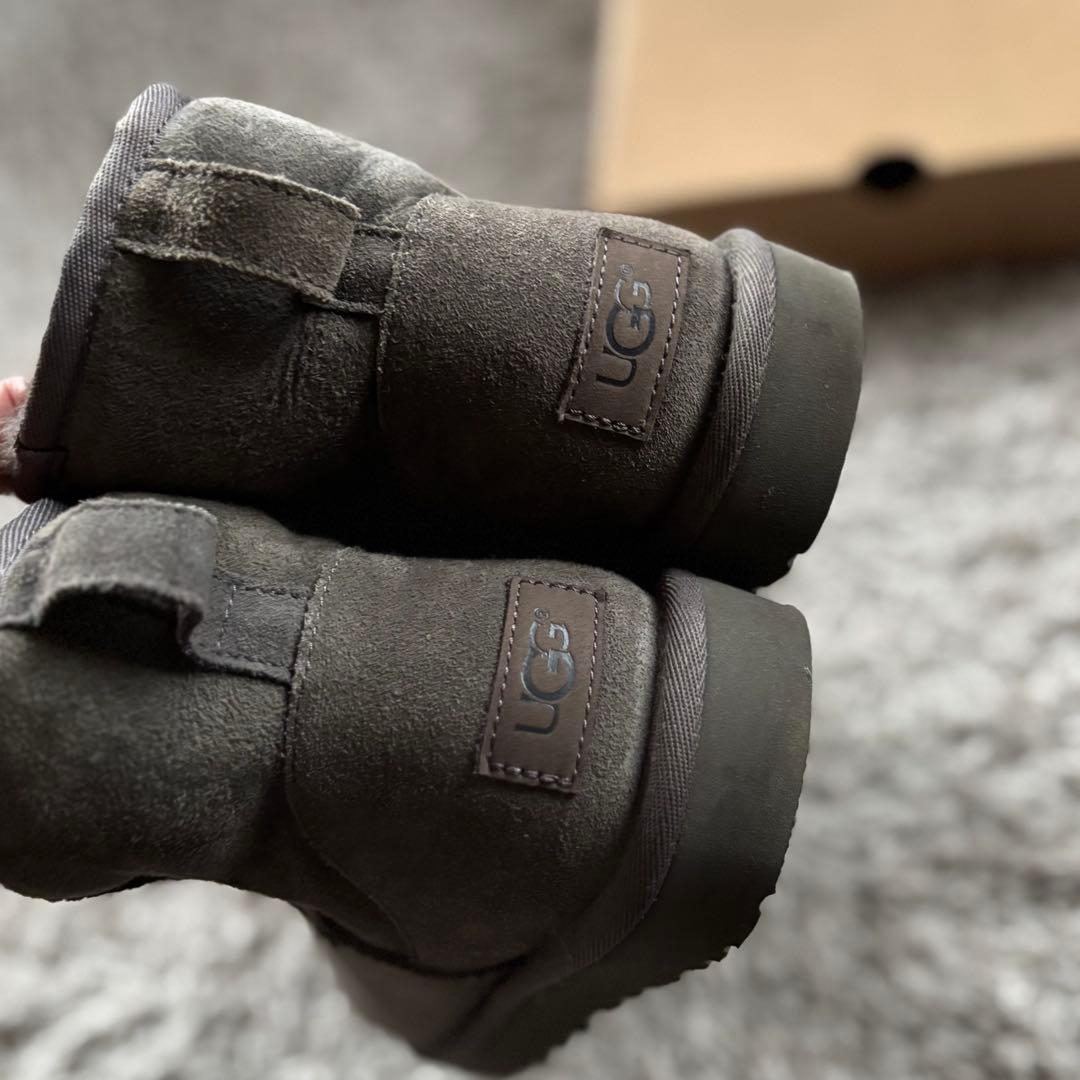 UGG クラシックミニ　ムートンブーツ　グレー US8 25㎝